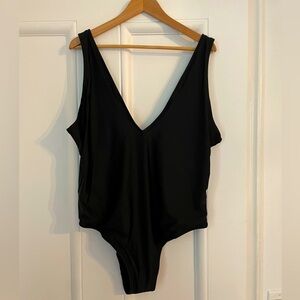 H&M Women’s V-Nk bathing suit XXL Black NWT